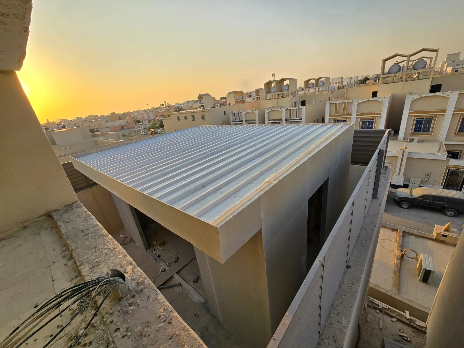 سقف ساندوتش بانل معزول